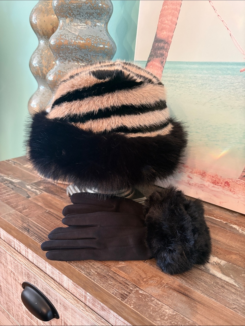 NWT Striped Black and tan Faux-Fur Bucket Hat with Matching Black Gloves